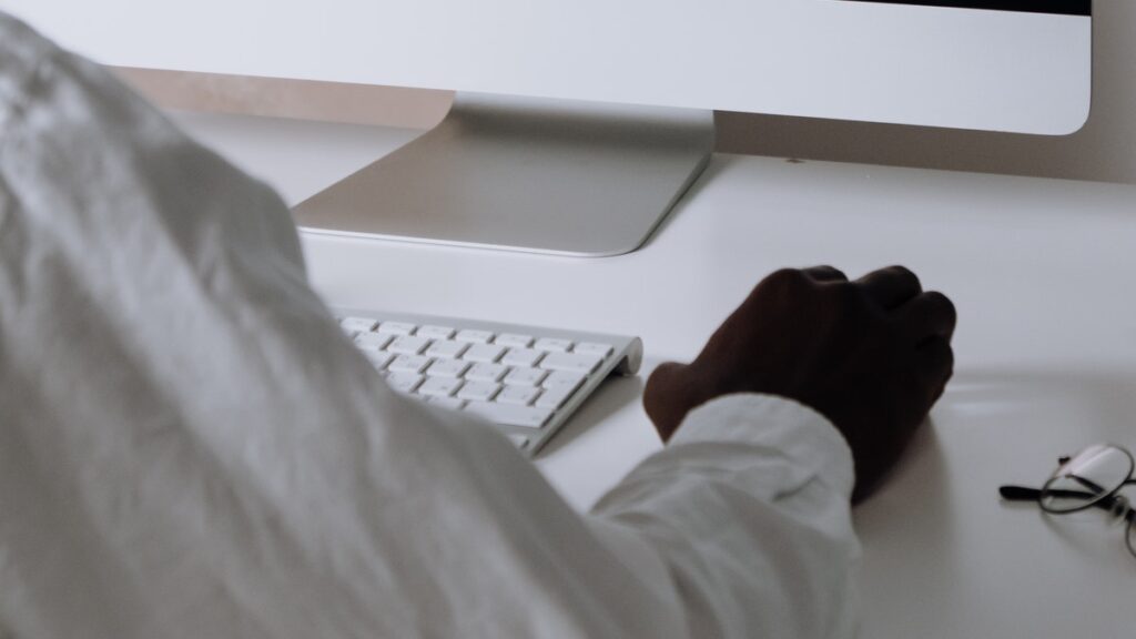 Milk as you've never seen it before; greatest advertising stunt 2 social media